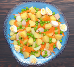 Классический оливье с языком и яблоком