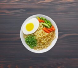 Яичная лапша с овощами