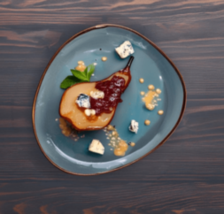 Пьяная груша с краффином и муссом из горгонзолы