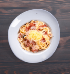 Паста карбонара с беконом и сливками