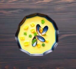 Чаудер со сладкой кукурузой и мидиями