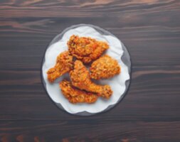 Хрустящая курочка, запеченная на соли с чесноком и специями